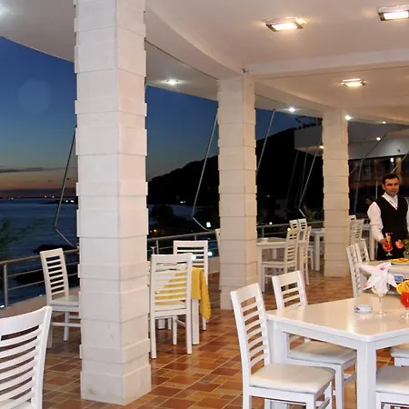 Regina Blu 5* Radhimë