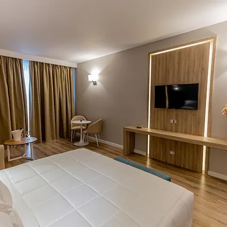 Regina Blu 5*