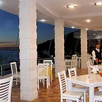Regina Blu 5* Radhimë