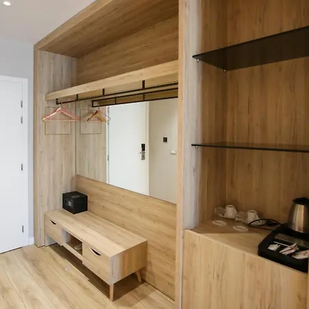 Regina Blu Hotel Radhimë
