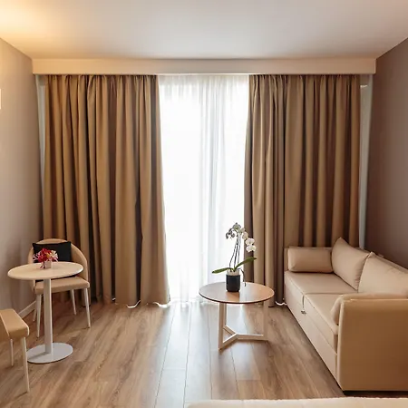 Regina Blu 5* Radhimë