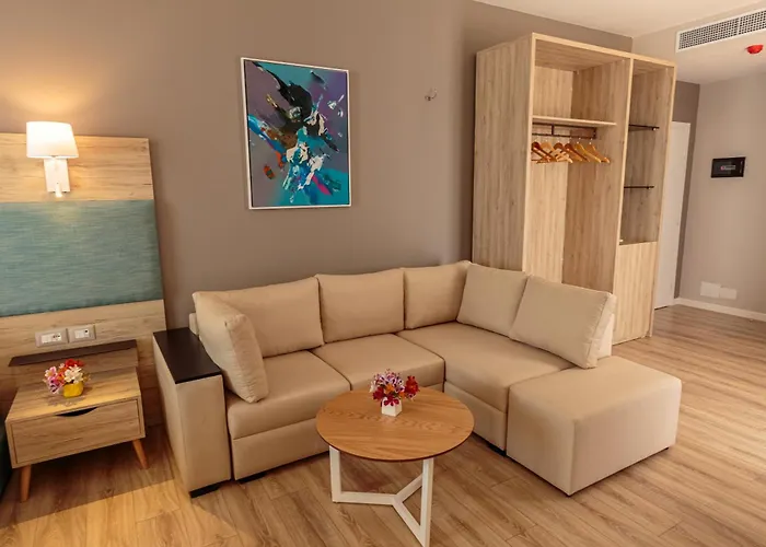 Regina Blu 酒店 Radhimë